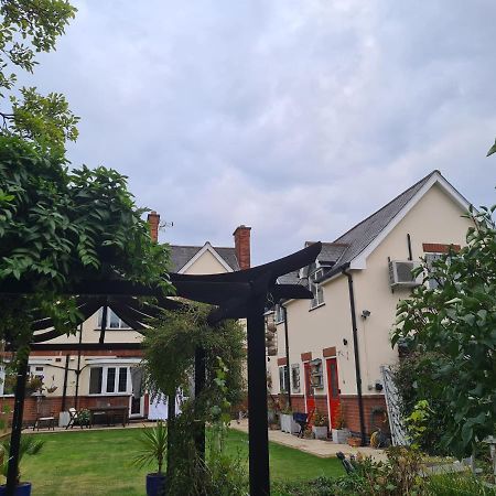 Peaceful Self Contained Studio In Lovely Garden. هينكلي المظهر الخارجي الصورة